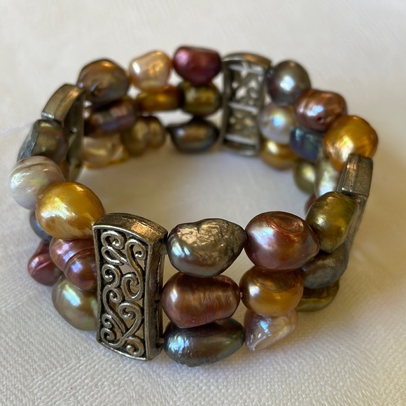 Multicolor pearl stretched three row bracelet - Picture 1 of 6